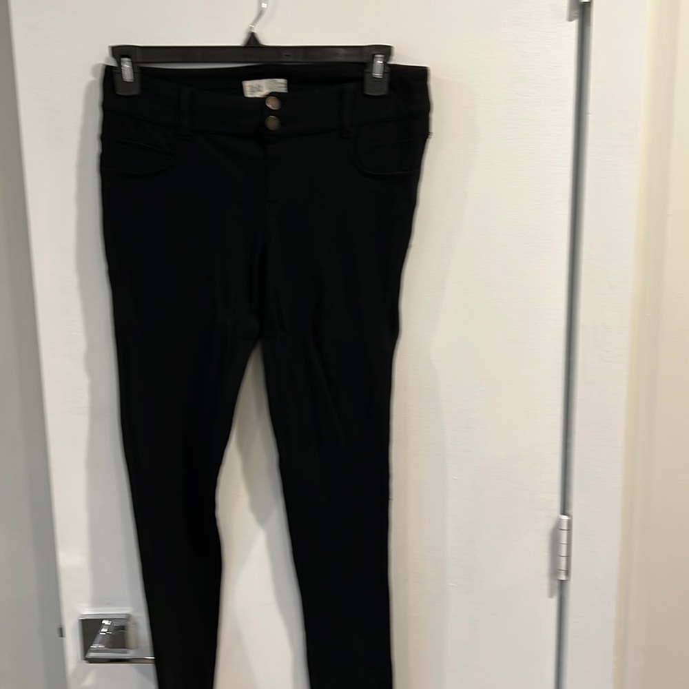 Black Jolt stretch skinny pants